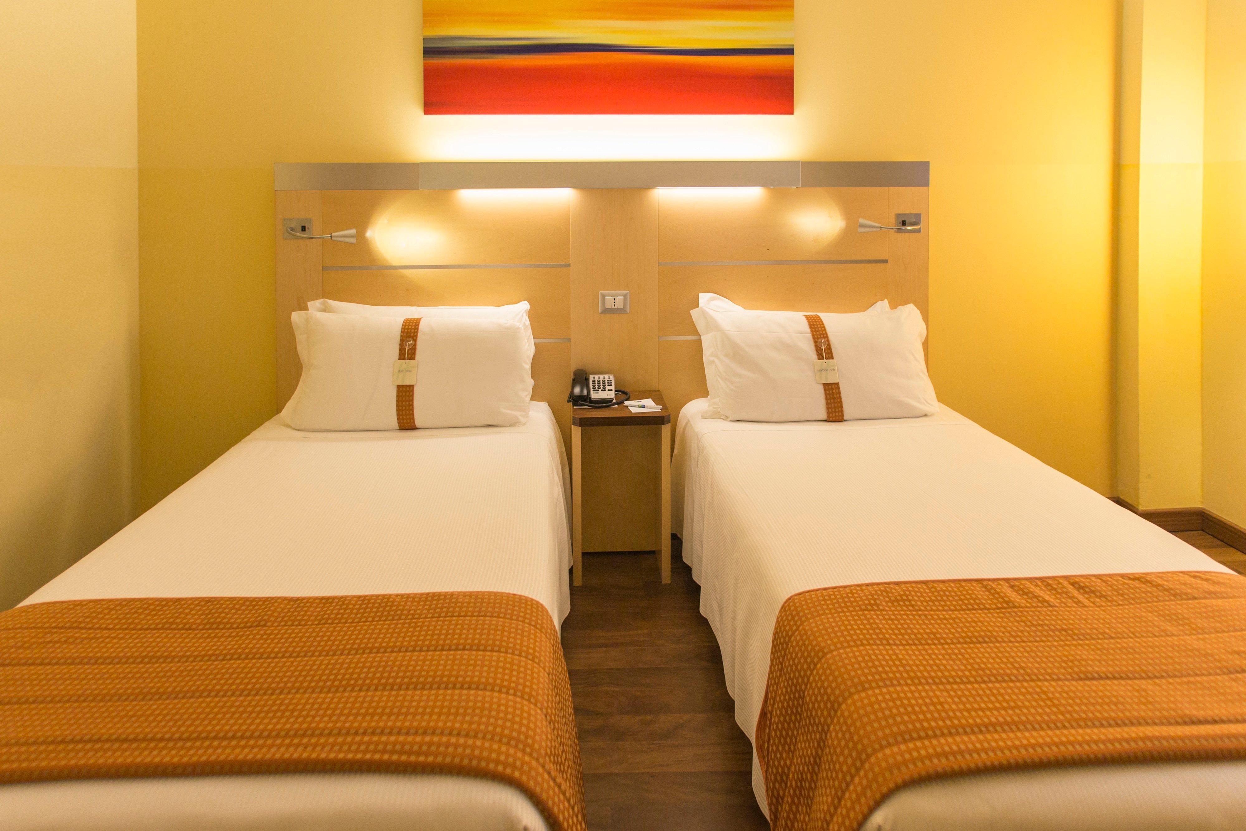 Holiday Inn Express Milan-Malpensa Airport By Ihg Somma Lombardo Exterior foto