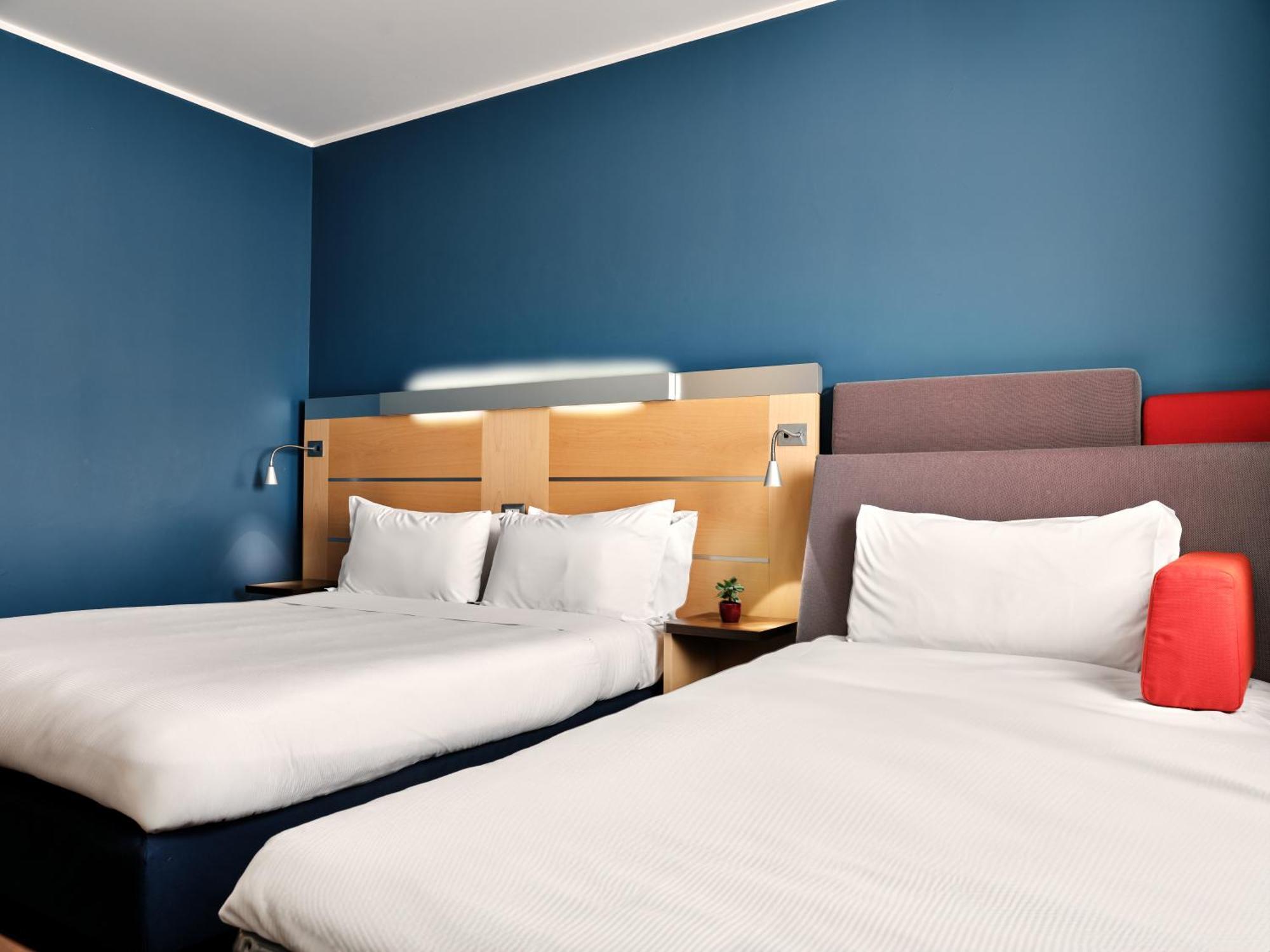 Holiday Inn Express Milan-Malpensa Airport By Ihg Somma Lombardo Exterior foto