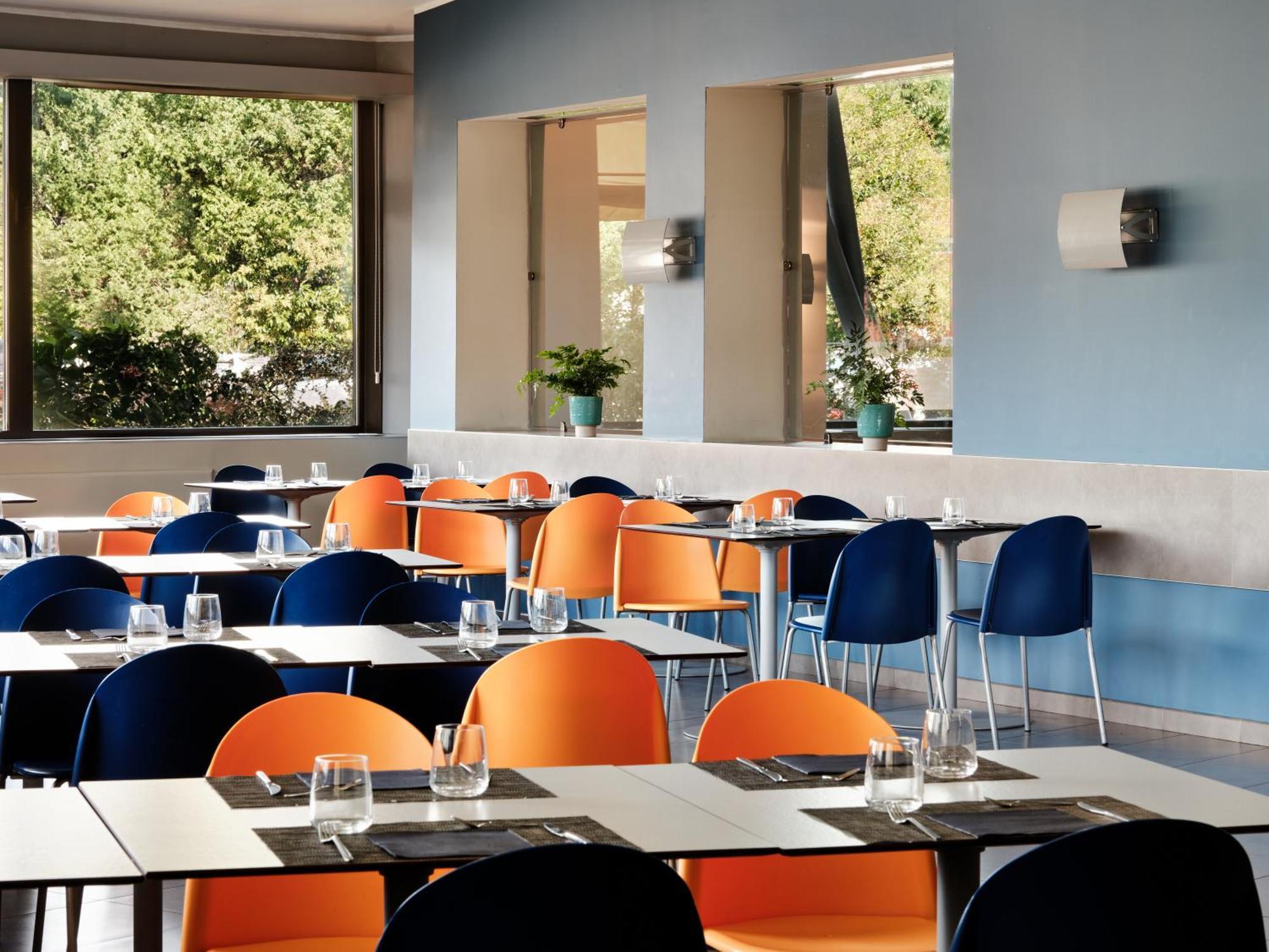 Holiday Inn Express Milan-Malpensa Airport By Ihg Somma Lombardo Exterior foto