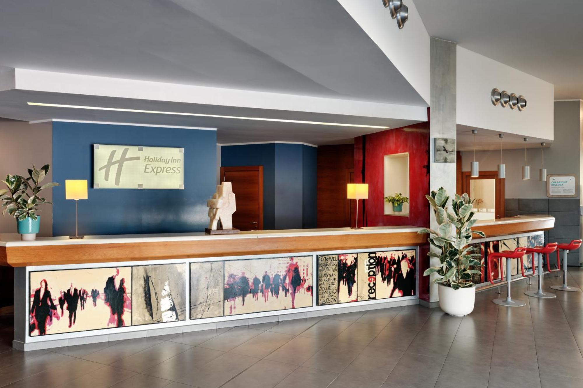 Holiday Inn Express Milan-Malpensa Airport By Ihg Somma Lombardo Exterior foto