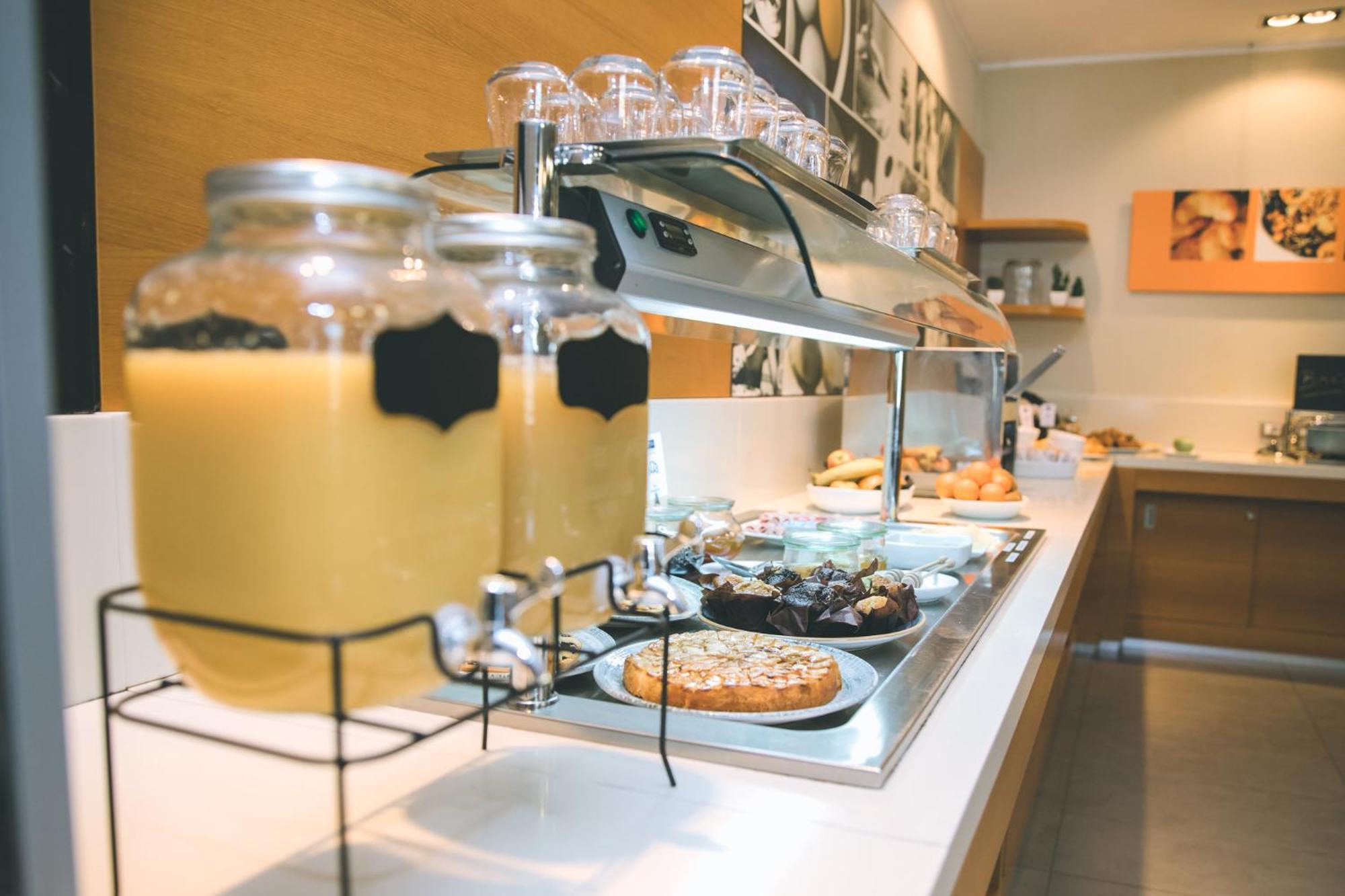 Holiday Inn Express Milan-Malpensa Airport By Ihg Somma Lombardo Exterior foto